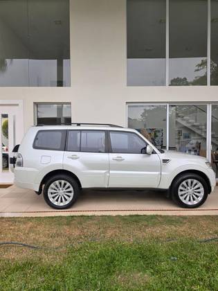 MITSUBISHI PAJERO FULL 3.2 HPE 4X4 16V TURBO INTERCOOLER DIESEL 4P AUTOMÁTICO